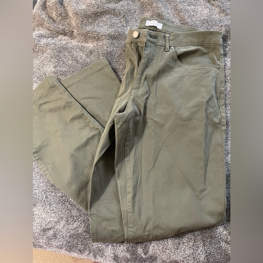 Mens hickey freeman chinos size 32x32 never worn.